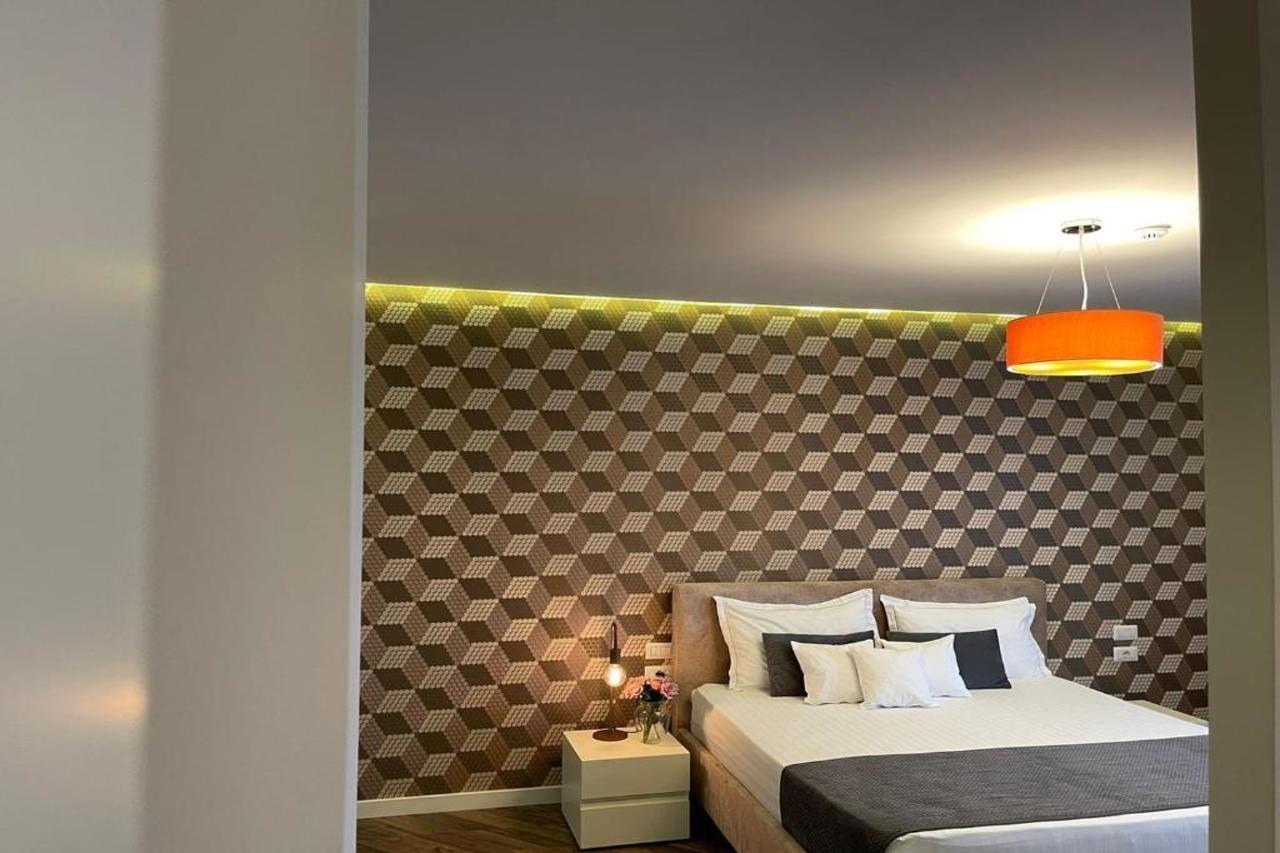 Light Hotel Yzberishti Extérieur photo